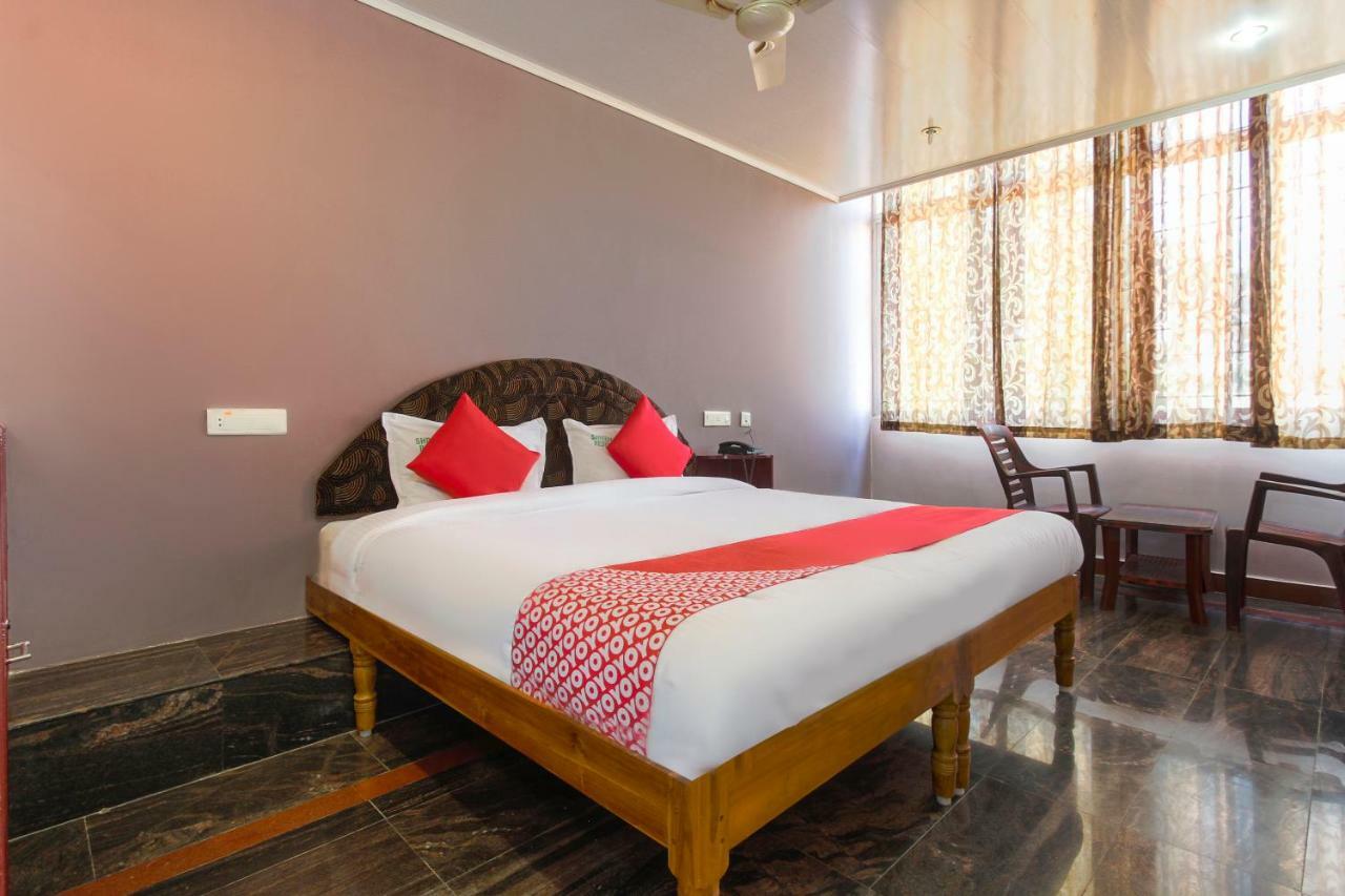 Oyo 45475 Annai Lodge 坦贾武尔 外观 照片