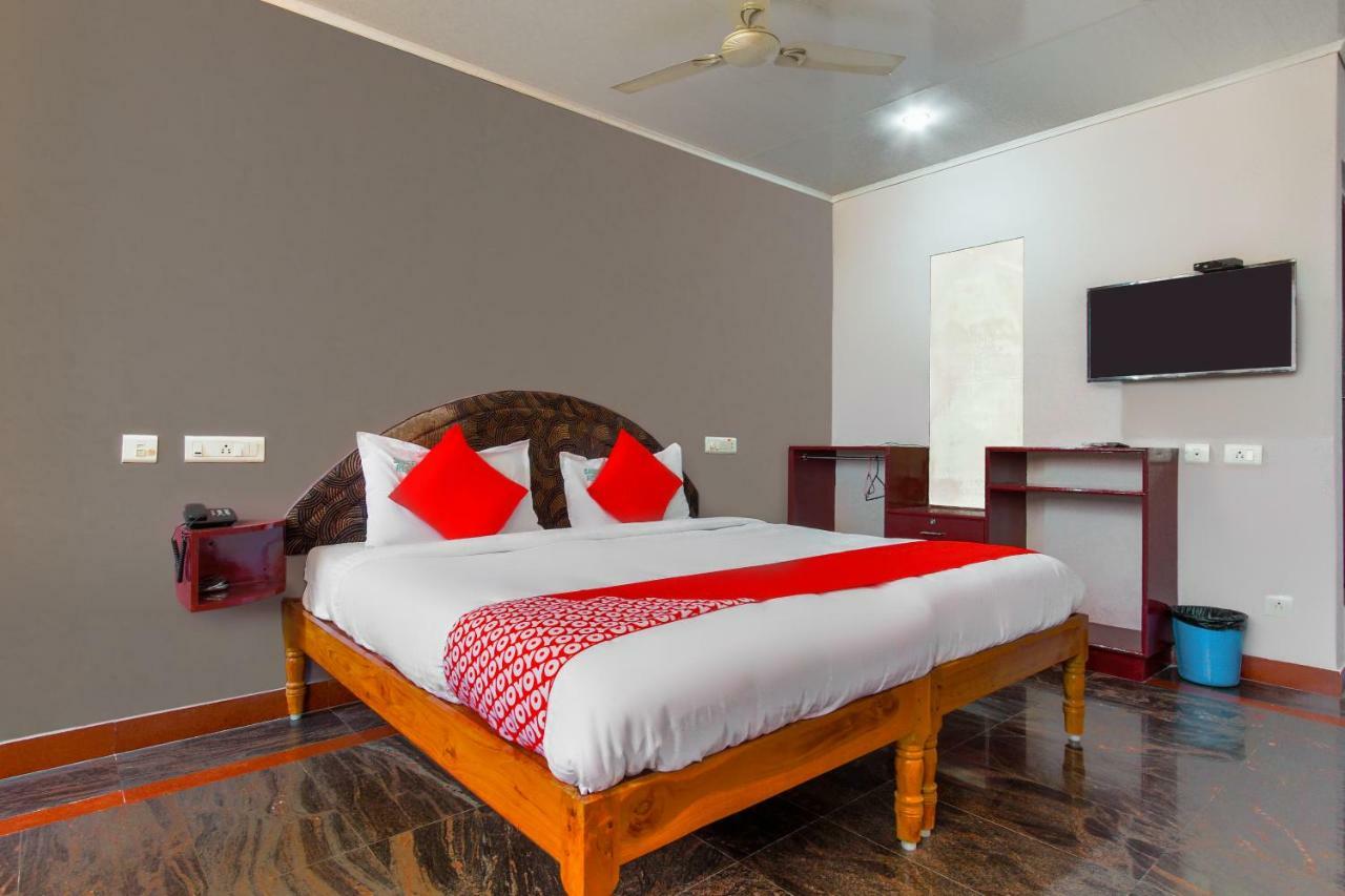 Oyo 45475 Annai Lodge 坦贾武尔 外观 照片